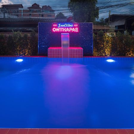 On Thapae Gate Chiangmai Hotel Чиангмай Екстериор снимка