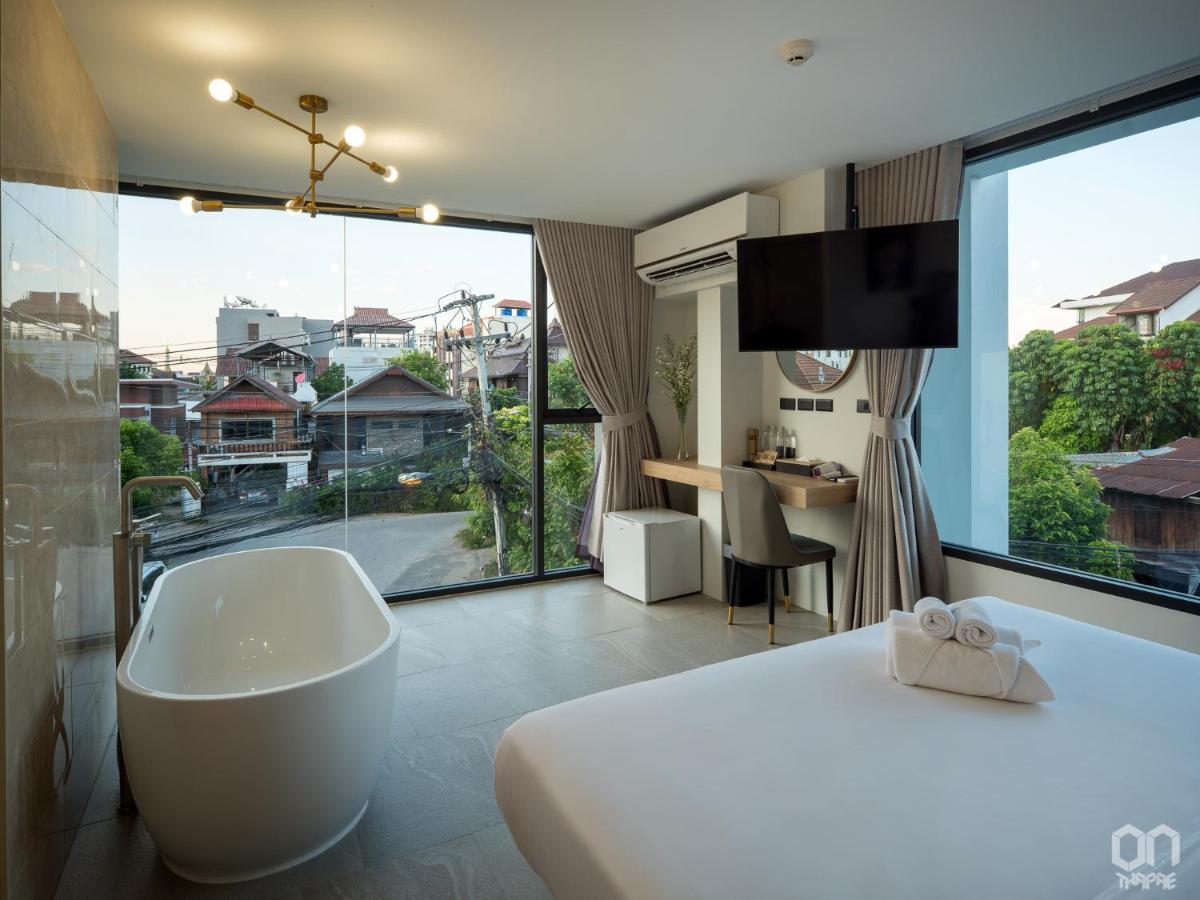 On Thapae Gate Chiangmai Hotel Чиангмай Екстериор снимка