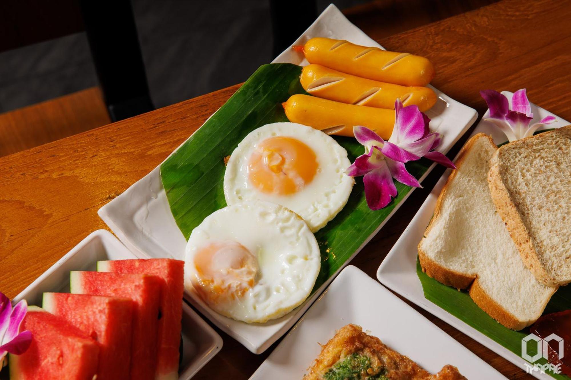 On Thapae Gate Chiangmai Hotel Чиангмай Екстериор снимка