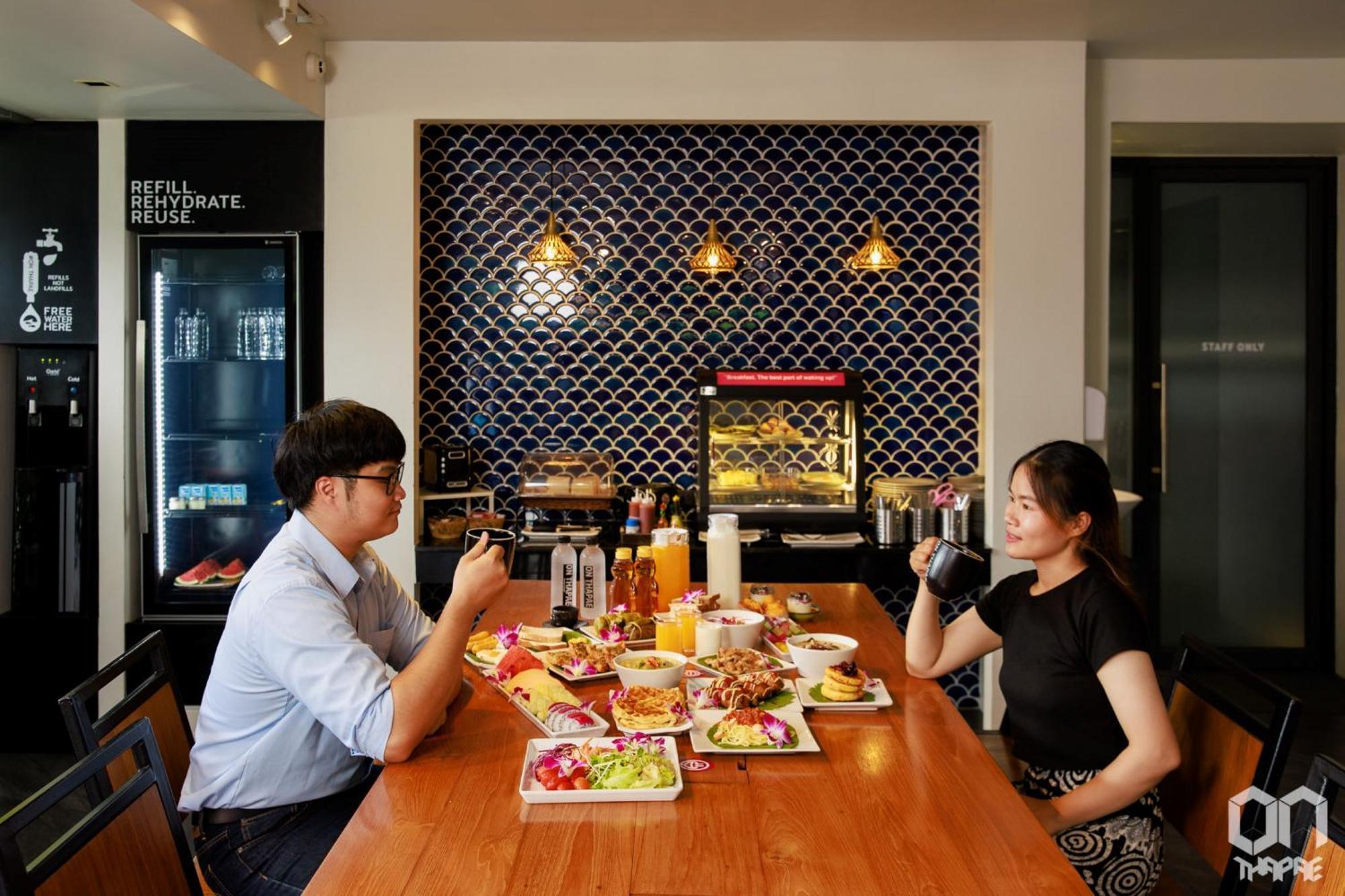 On Thapae Gate Chiangmai Hotel Чиангмай Екстериор снимка